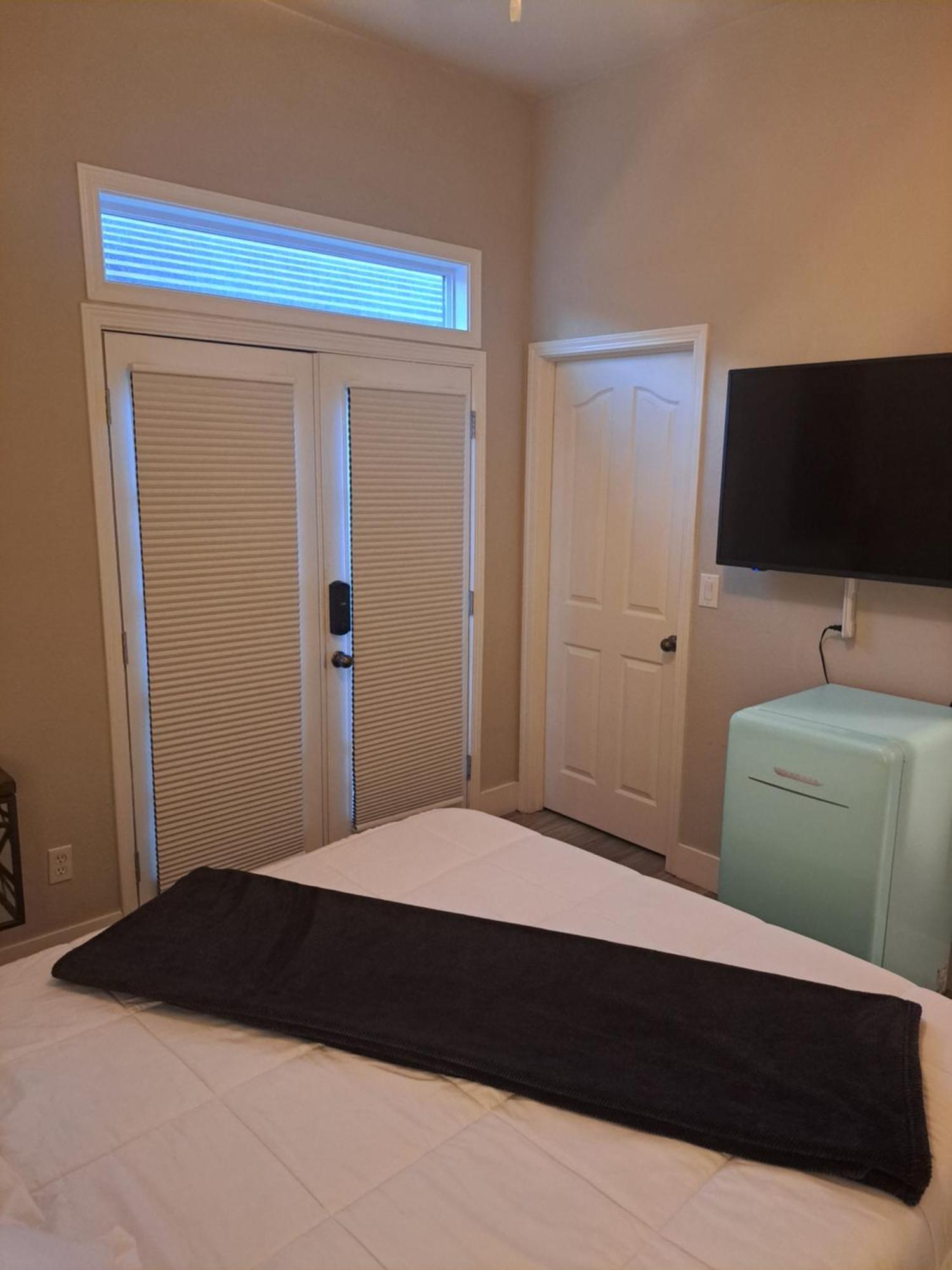 Roseville Properties Apartment *